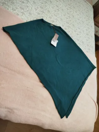 Poncho punto verde talla única. Marca Size One