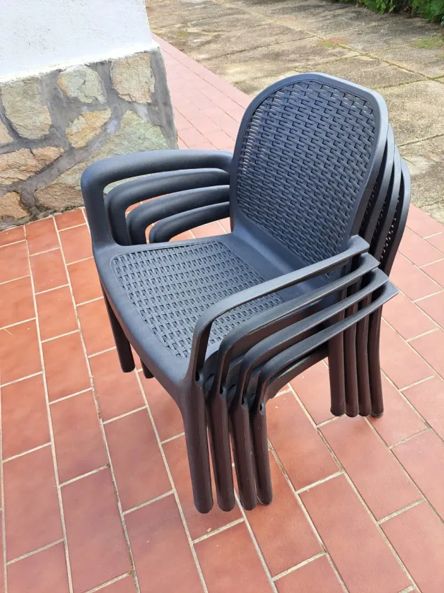 4 Sillas de Jardín Miranda Negras