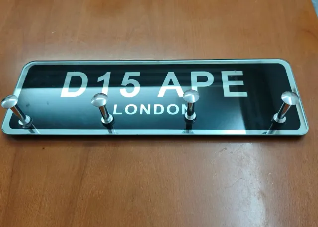 Percha D15 APE LONDON 4 colgadores