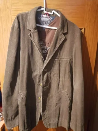 Americana de pana marrón