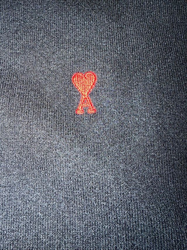 Jersey Ami Negro Corazón Rojo