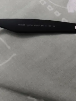 Gafas de sol Ray-Ban negras y azules