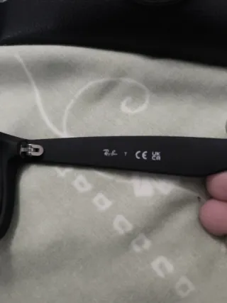 Gafas de sol Ray-Ban negras y azules