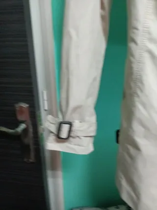 Gabardina Beige Doble Botonadura