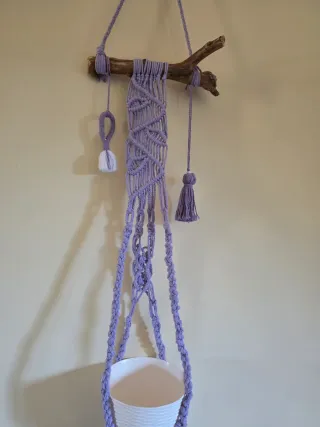 Fioriera sospesa macramè con ramo legno rustico