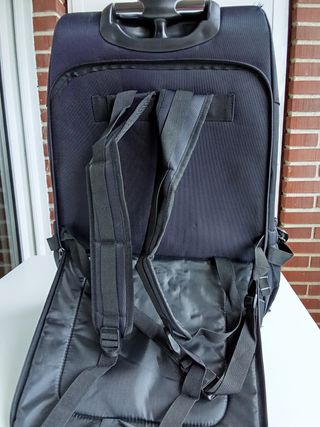 Maleta carro convertible en mochila negra