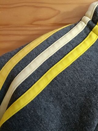Sudadera Adidas Color Gris y Amarillo Talla M
