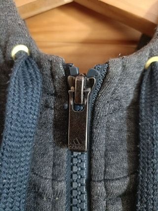 Sudadera Adidas Color Gris y Amarillo Talla M