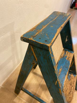 Escalera Antigua Madera Azul