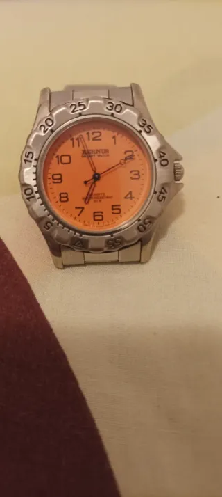 Reloj Xernus Naranja y Plateado