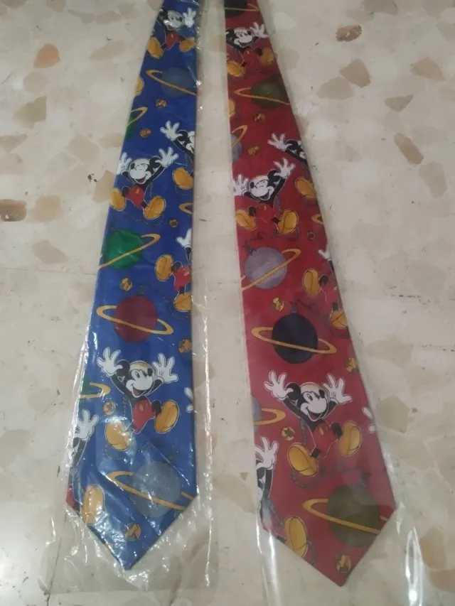 Lote 2 Corbatas Disney Mickey Mouse Espacio