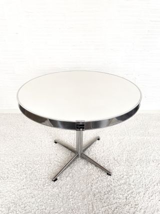 Tavolo Vegasa rotondo. Profilo metallizzato. Spagna. Anni '70