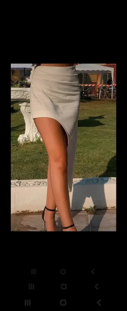 Falda asimétrica Zara beige de lino