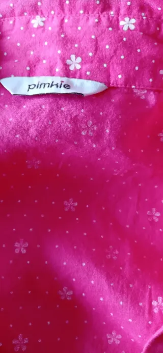 Blusa Verano Fucsia Estampada Flores, entallada.