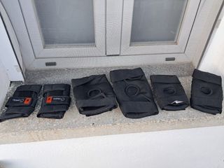 kit de protecciones y casco para patines en línea.