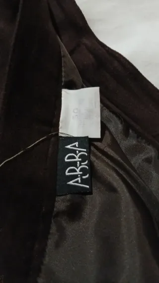 Falda marrón elegante