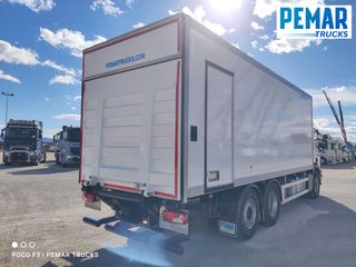 SCANIA P 450 6X2 CAJA CERRADA