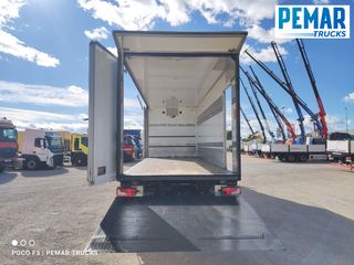 SCANIA P 450 6X2 CAJA CERRADA