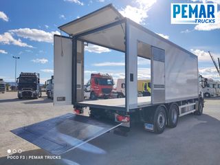 SCANIA P 450 6X2 CAJA CERRADA