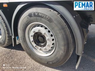 SCANIA P 450 6X2 CAJA CERRADA