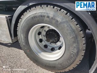 SCANIA P 450 6X2 CAJA CERRADA