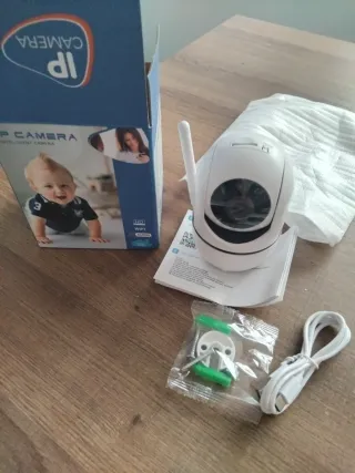 Cámara de seguridad blanca