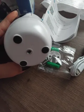 Cámara de seguridad blanca