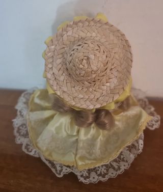 Bambola Porcellana con Abito Giallo