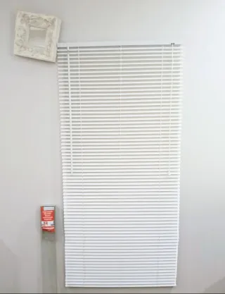 Persiana veneziana bianca in alluminio