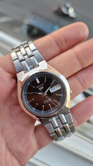Reloj Seiko 7S26 Automático Marrón Oscuro