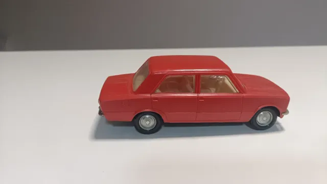 Seat 124 de Gozan con caja.