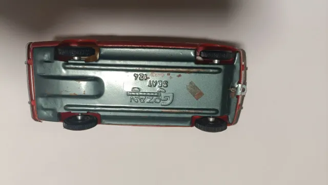 Seat 124 de Gozan con caja.