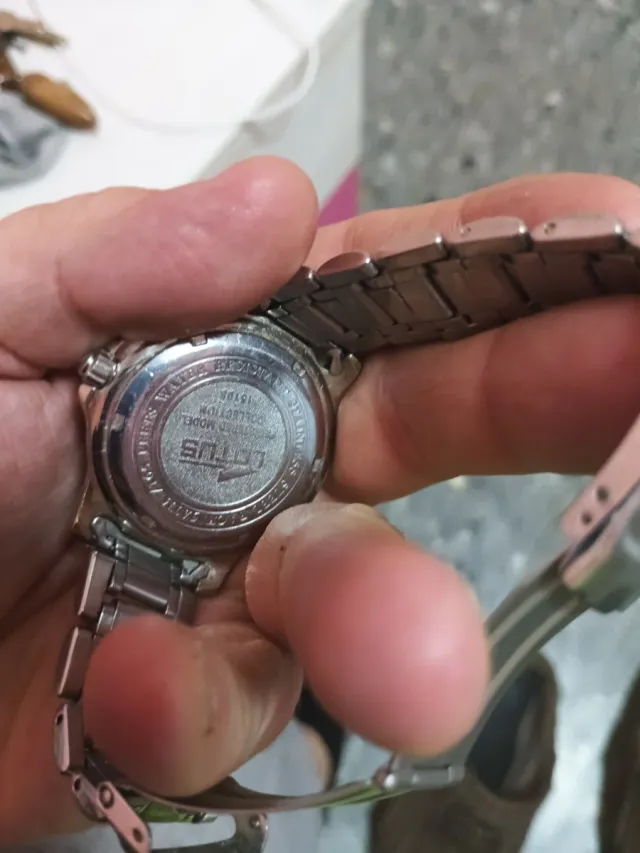 Reloj Lotus 15108 falta la pila