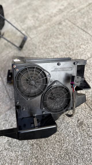 Subwoofer Bose Audi S3 8L