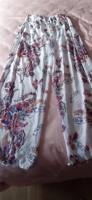 Pantalón gasa estampado forro short punto elastano