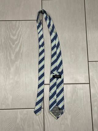 Cravatta Hugo Boss a righe