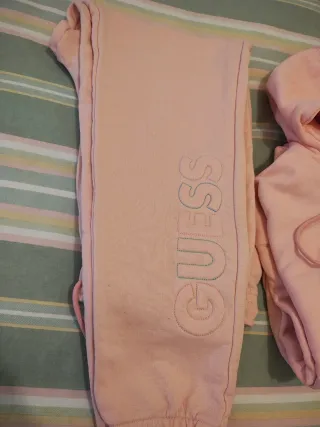 Conjunto chándal Guess mujer rosa