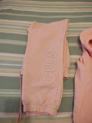 Conjunto chándal Guess mujer rosa