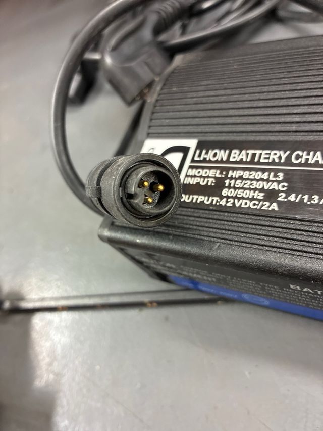 Cargador Batería Li-Ion Emotion HP8204L3