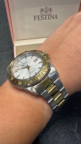Reloj Festina bicolor (oro y plata)