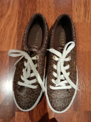 Scarpe Guess N. 39 marroni con logo