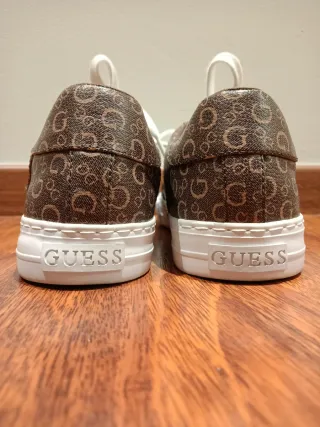 Scarpe Guess N. 39 marroni con logo