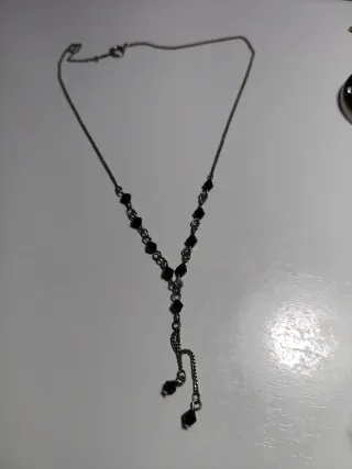 Colgante y gargantilla con detalles