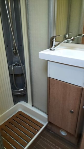 Autocaravana de ocasión Sun Light Capron A70 6 pla