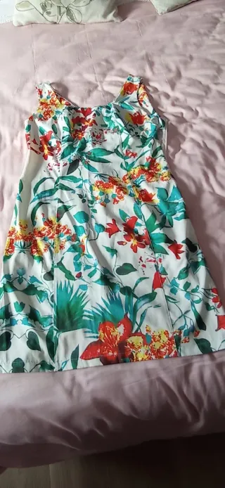 Vestido floral entallado sin forro