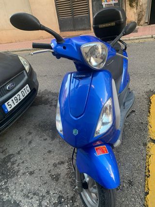 Piaggio Fly 100cc Scooter
