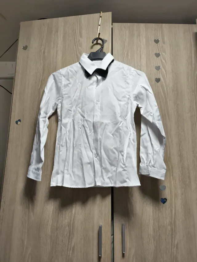 Camicia bianca per bambina con farfallino