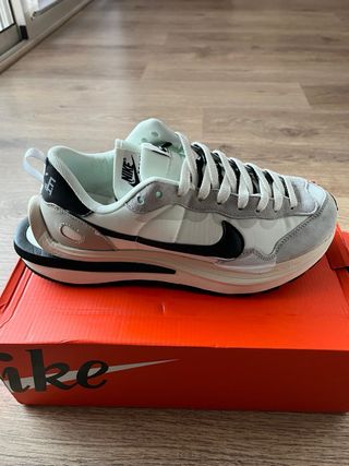 Nike Vaporwaffle Sacai Gris, Blanco, Negro