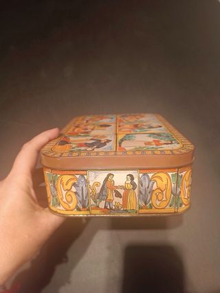 Antigua Caja Galletas Trias