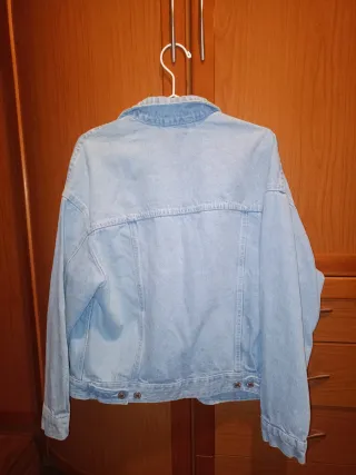 Chaqueta vaquera Bershka oversize